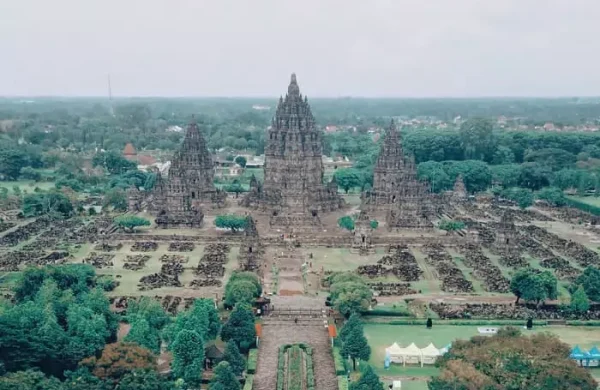 paket wisata jogja Candi Prambanan
