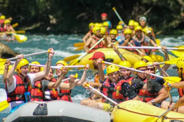paket wisata rafting sungai elo magelang